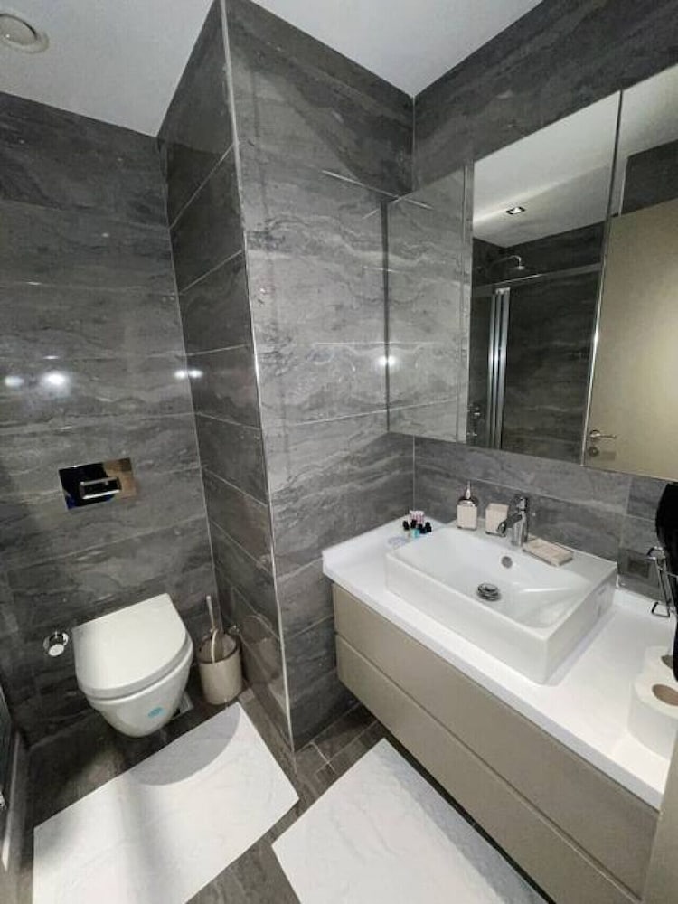 Brand-new 2 1 Apartment-near Mall of Istanbul