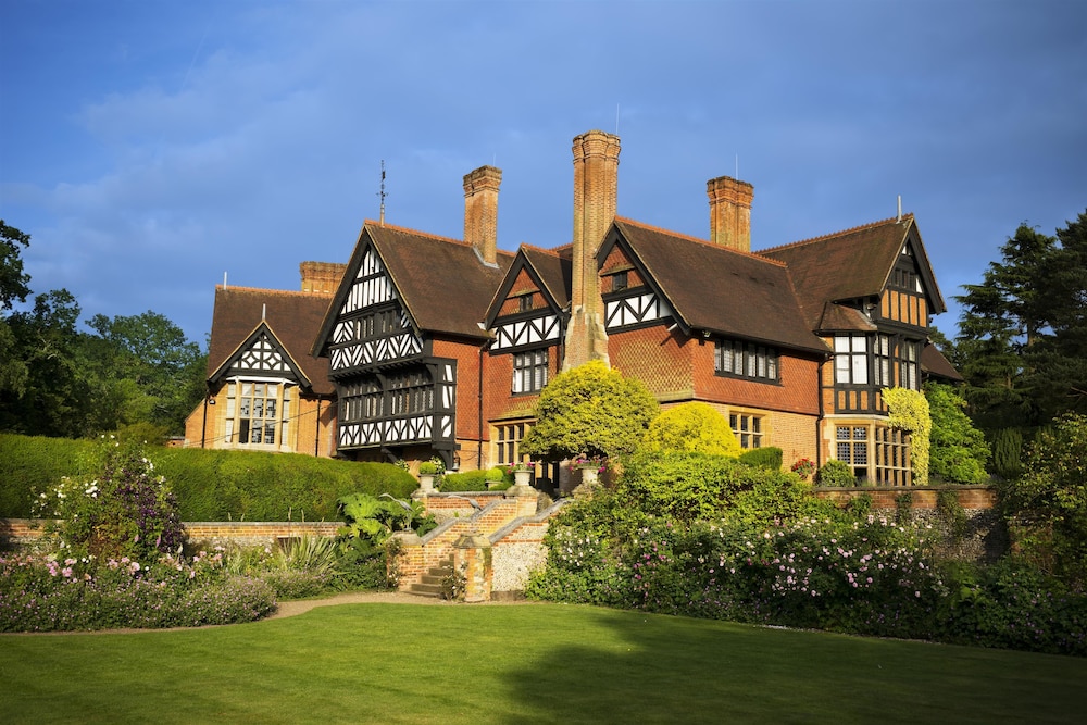 Harrow Vacations - Best Western Plus Grim's Dyke Hotel - Property Image 1