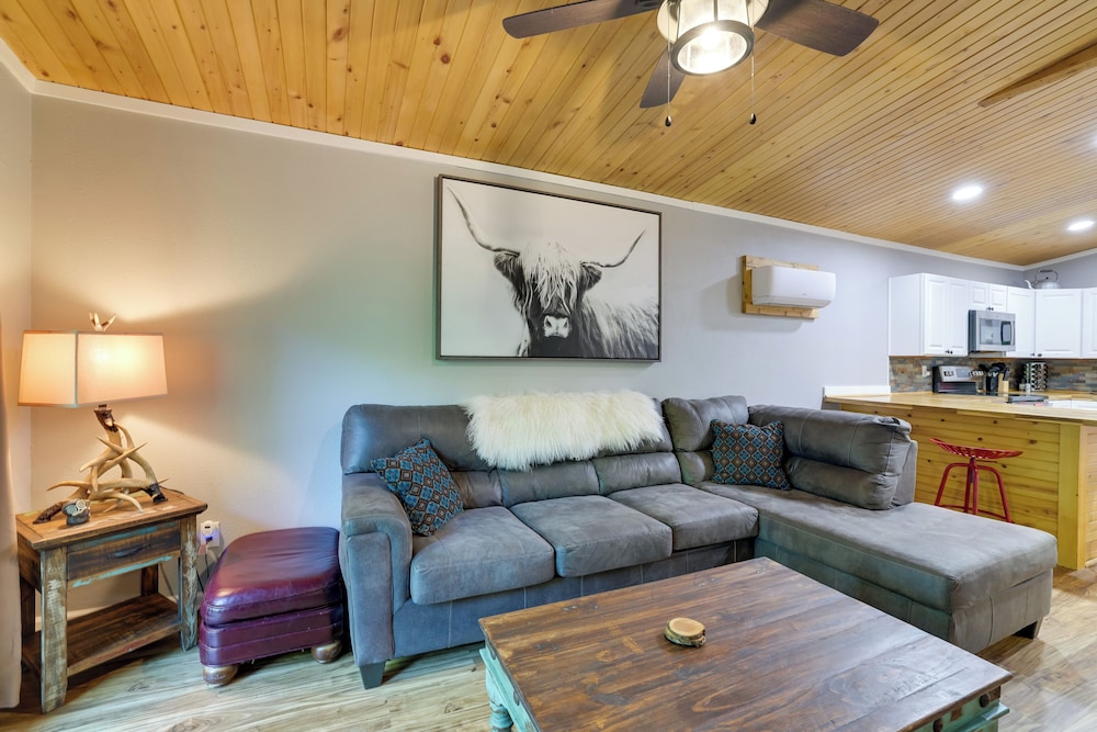 Creekside Nature Escape in Southwest Missouri