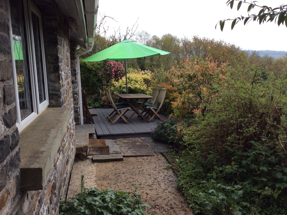 Cwmbach Cottages view 3