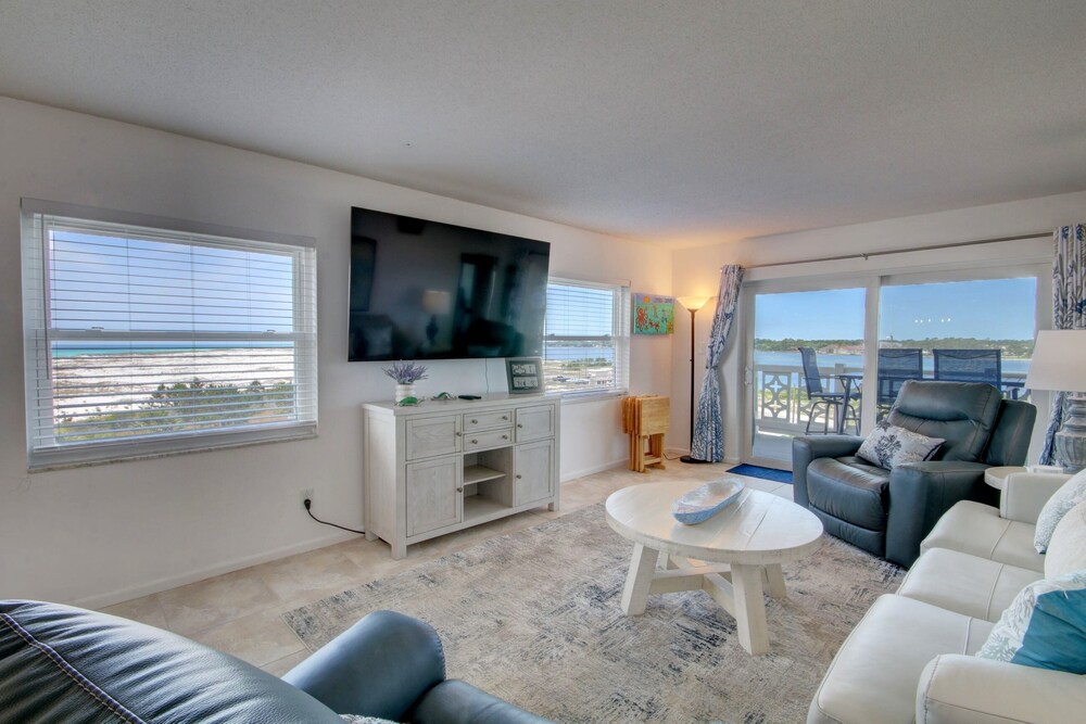 560 El Matador 2 Bedroom Condo