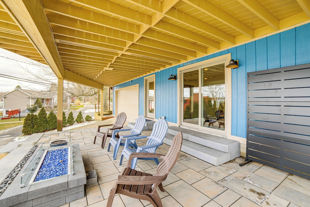 Hot Tub + Fireplace: Waterfront Clark Lake Apt
