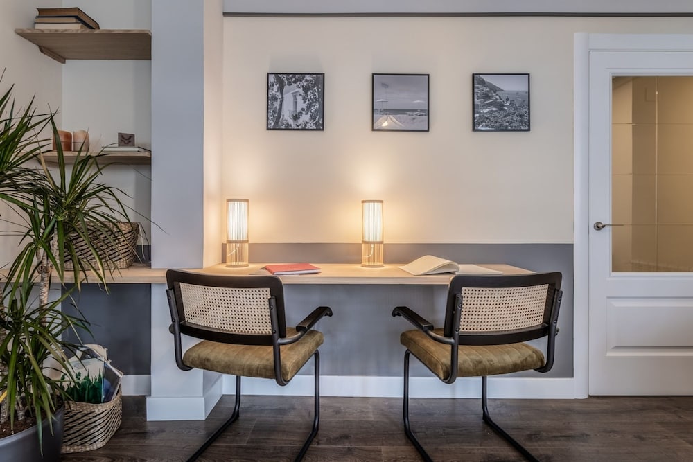 Casoria - 3 Bedrooms and Terrace in Trafalgar
