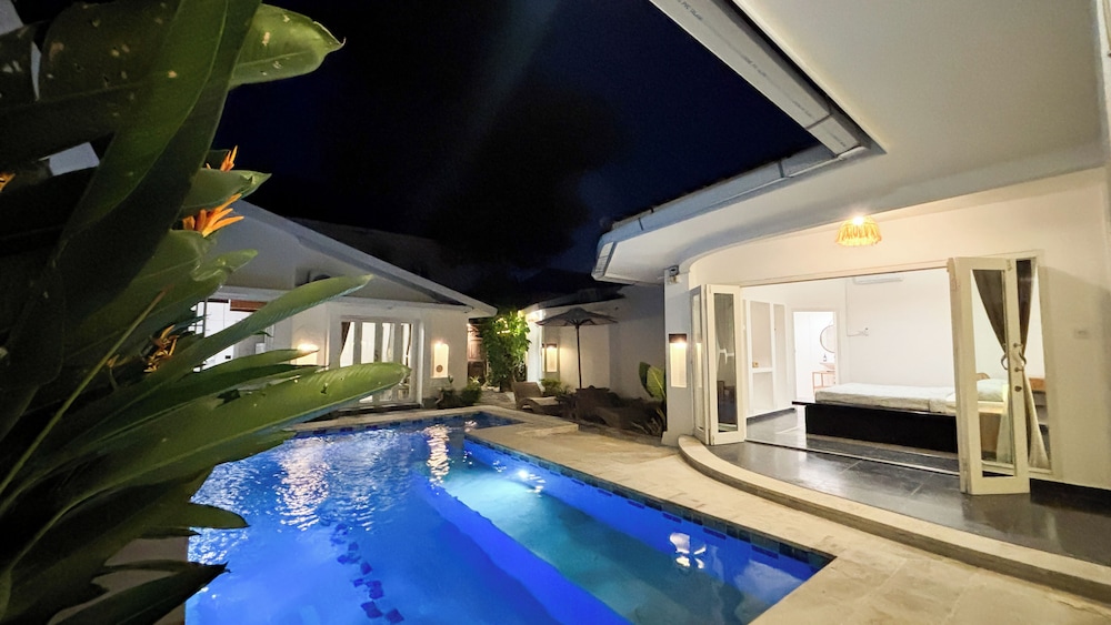 LaLeBay Seminyak