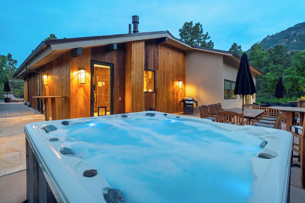 Broadmoor Bliss