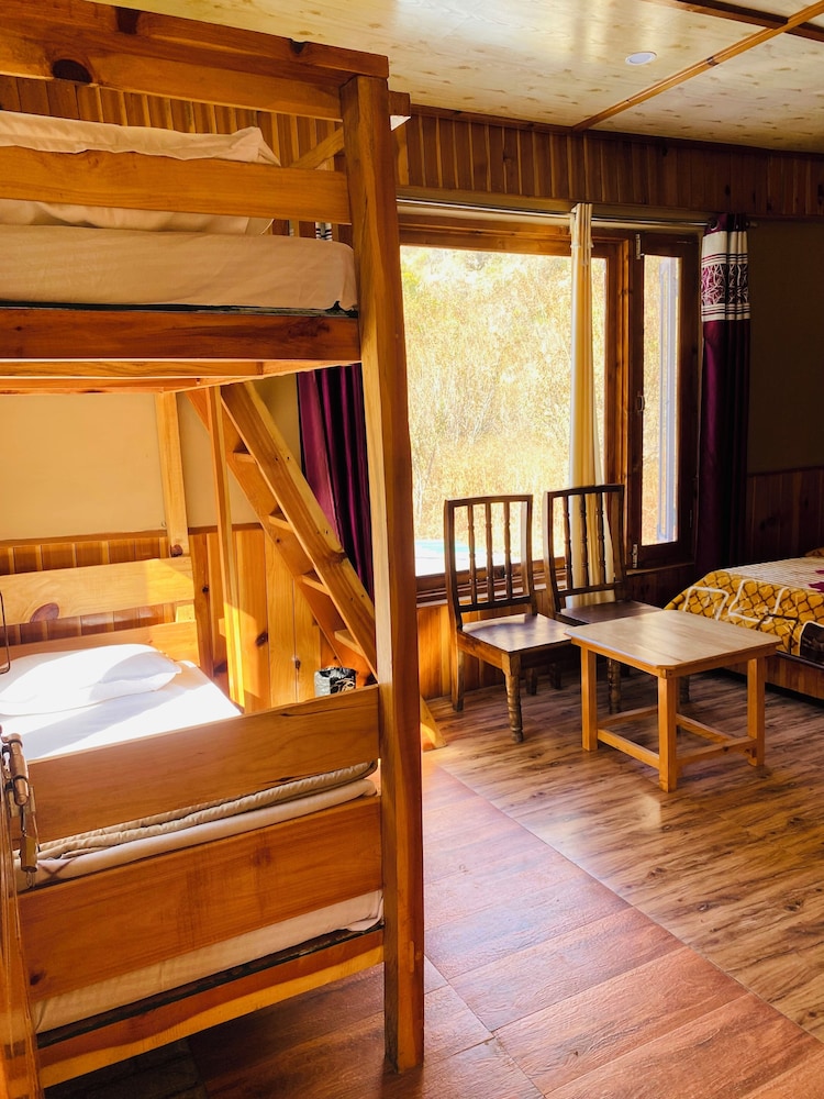 Tirthan Holidays Cottage