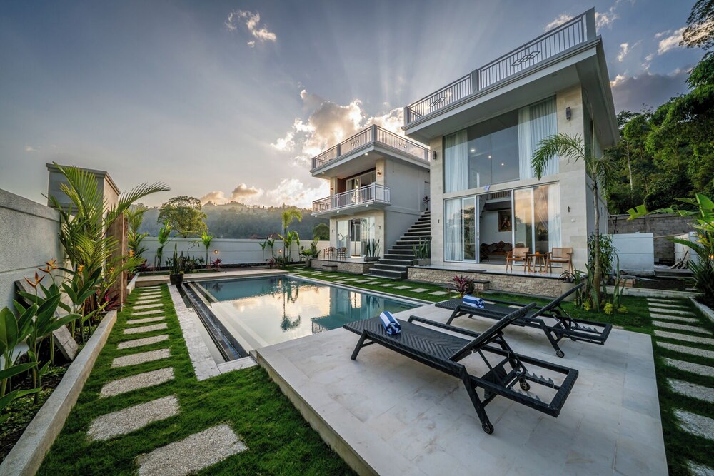 Hayana Villa