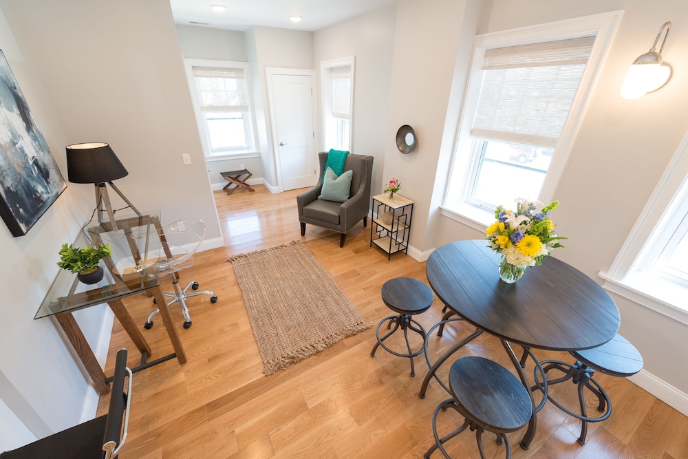 The Newport Lofts - 364 Thames Street