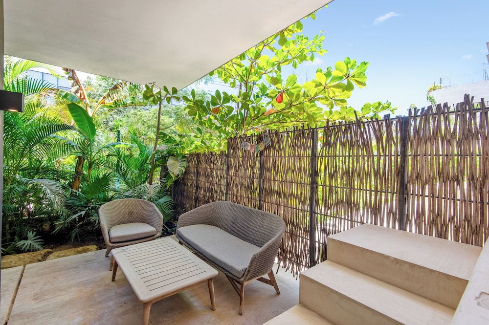 Modern Retreat with Private Garden and Jacuzzi