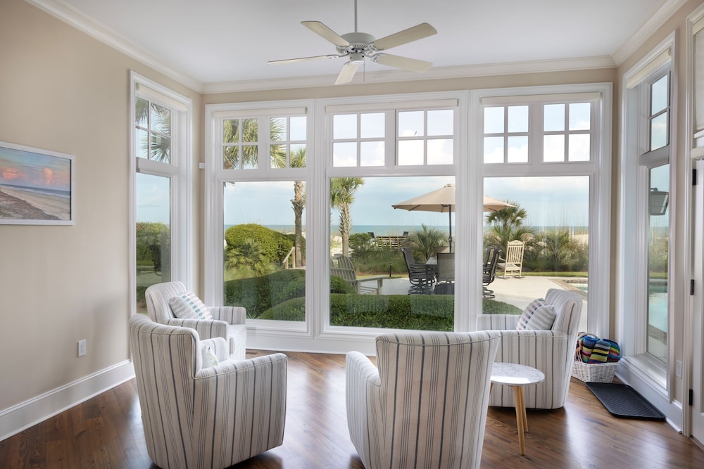 Luxury, Stunning 6 Bedroom Home with Saltwater Pool on the Beach