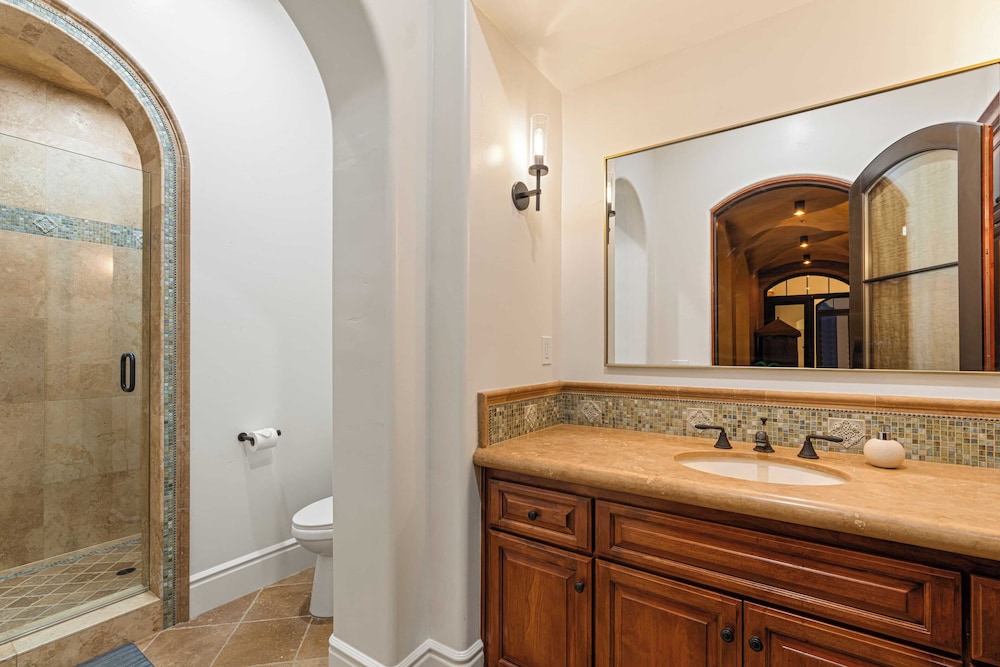 Infinity Pool, Theater, Pickleball + 360 Views Near Lake Poway Sunset Point Estate by Avantstay