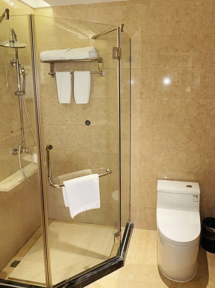 Trendy Romantic Hotel Guangzhou Panyu Qiaonan Aoyuan Plaza Branch - Free Deliver Service to Canton Fair Complex During Canton Fair Period