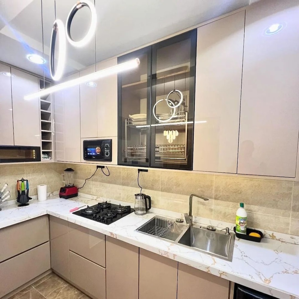 Marcliff Apartments
