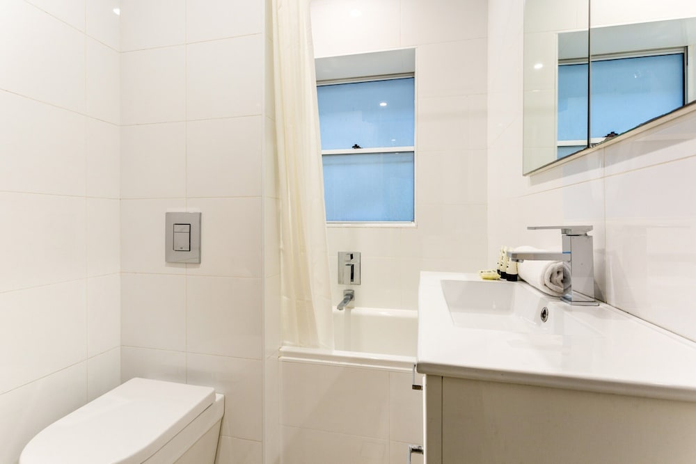 Beachside Living in Modern 2 Bedroom Apartment