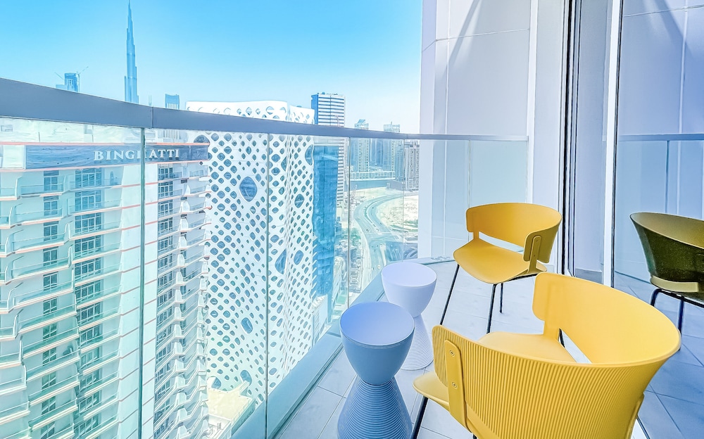 ST-AG Tower-2606 by bnbme homes