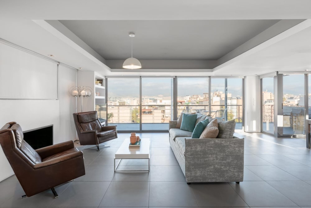 Spacious Loft in Gazi