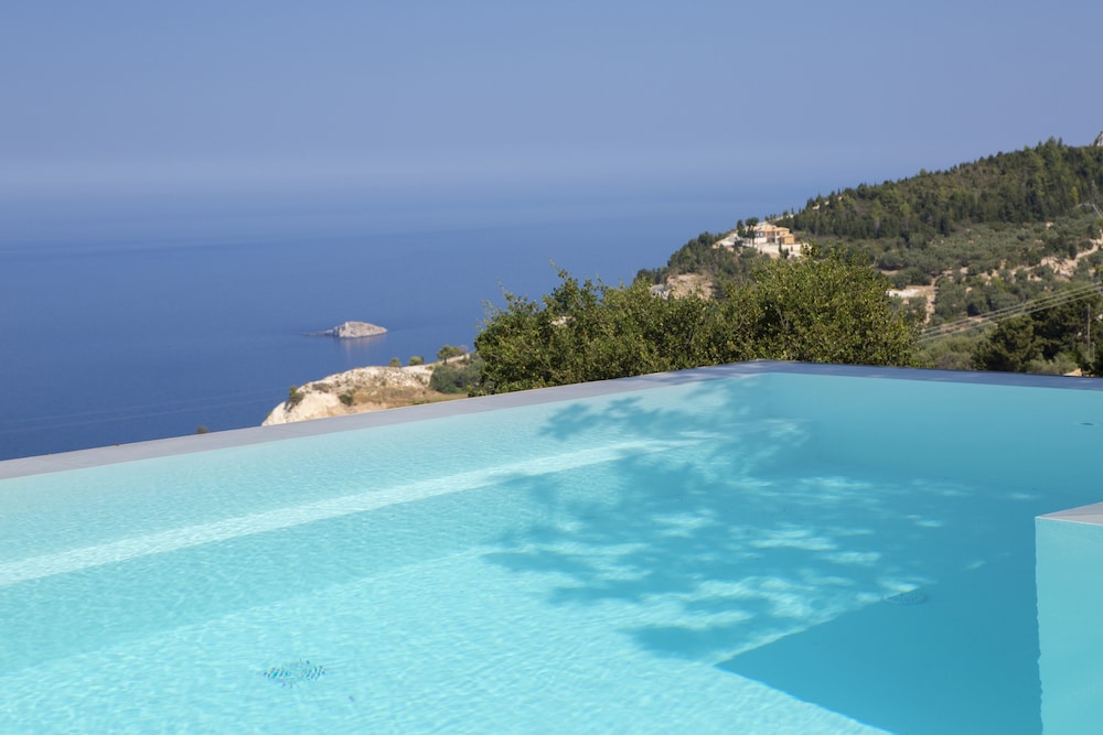 Villa Theoni