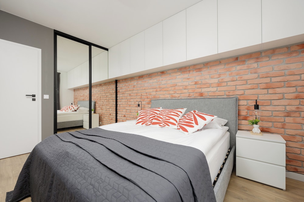 Green Apartment with Parking by Renters view 3