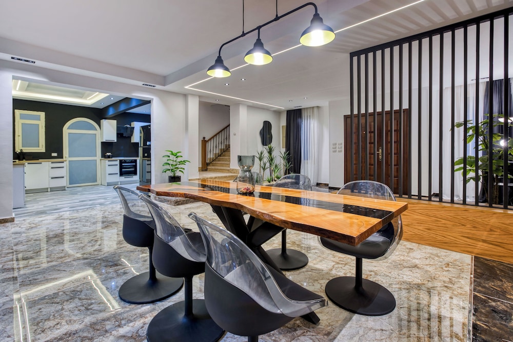 Host Prime Paradise Villa At Rehab City