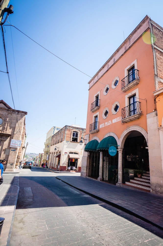 Hotel Plaza Morelia - Image 1