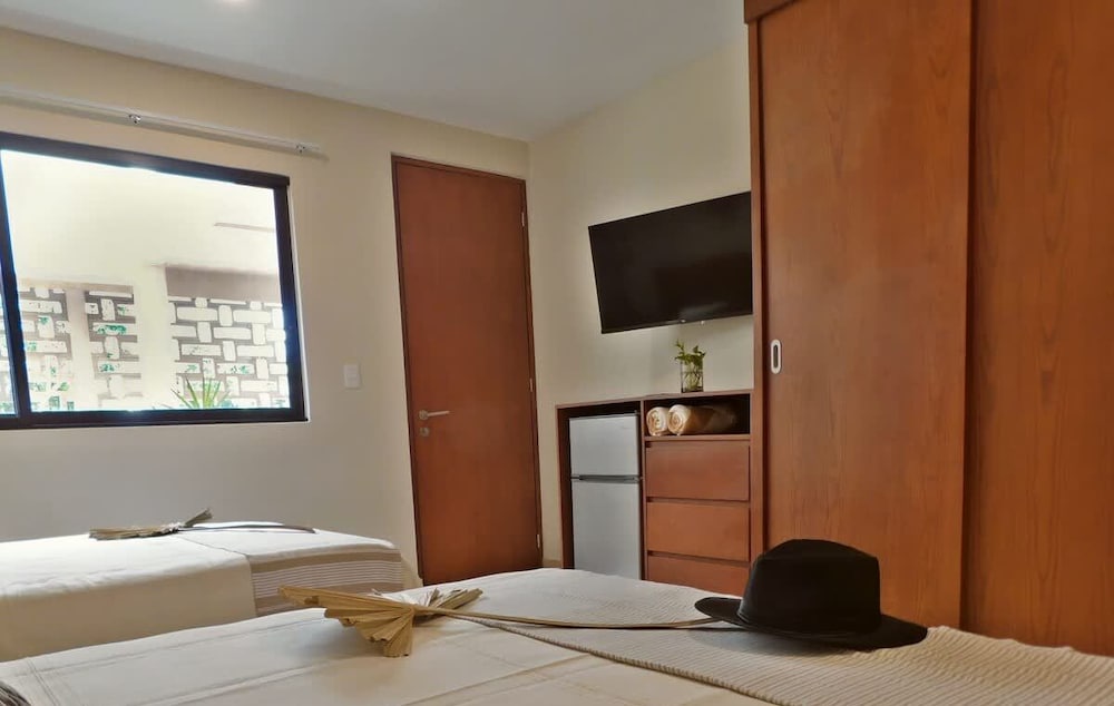 2 BR Amazing Pool Top Amenities Wifi 2FL Gym