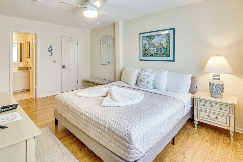 < 1/2 Mi to Coast: New Smyrna Beach Getaway