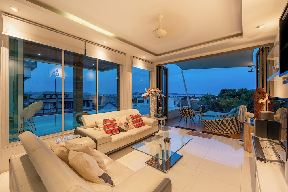 3BR Retreat Sea View V210
