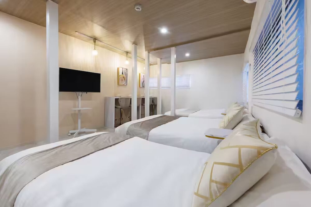 Kuromon Central Self Inn202