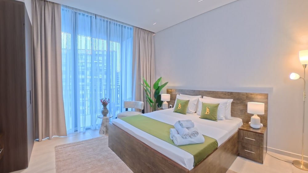 Beverly Boulevard By HMB HOMES