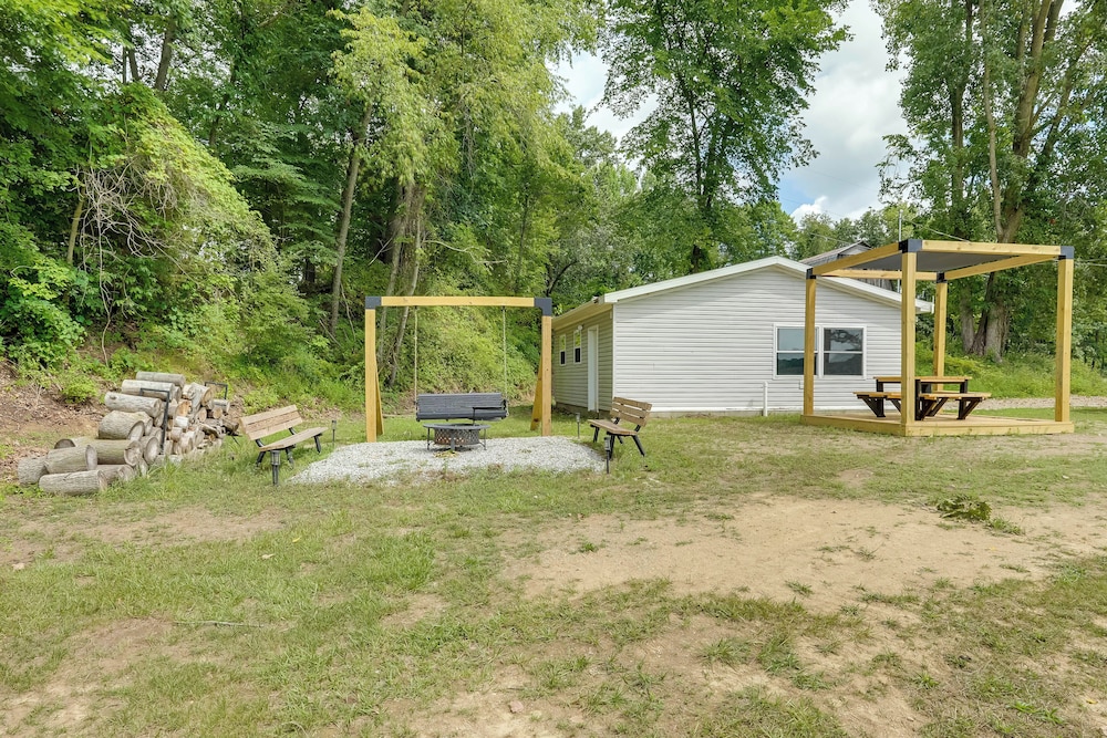 Lakefront Getaway w/ Dock & Yard in Reading!