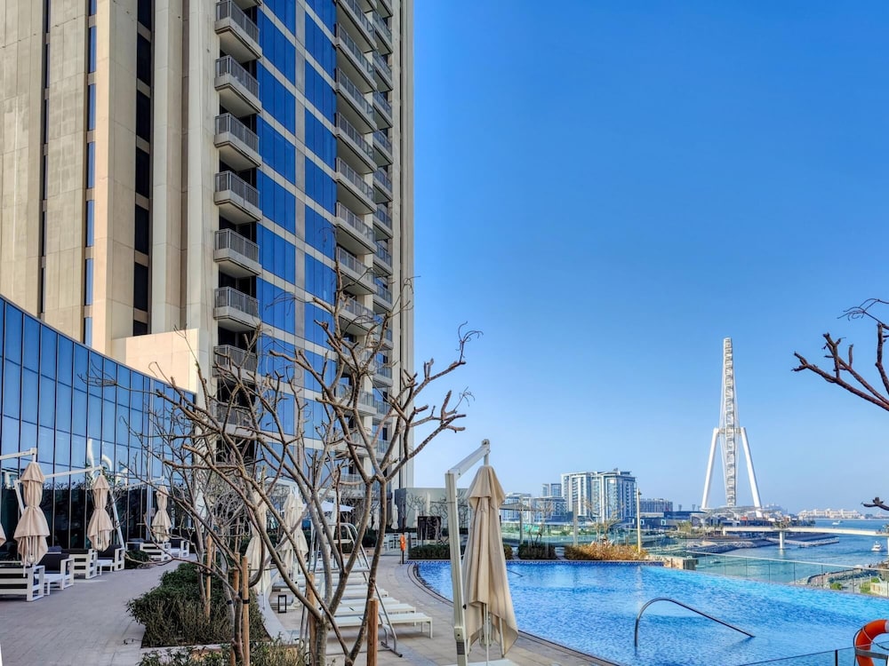 Exclusive Sea View Apartment on the Arabian Gulf