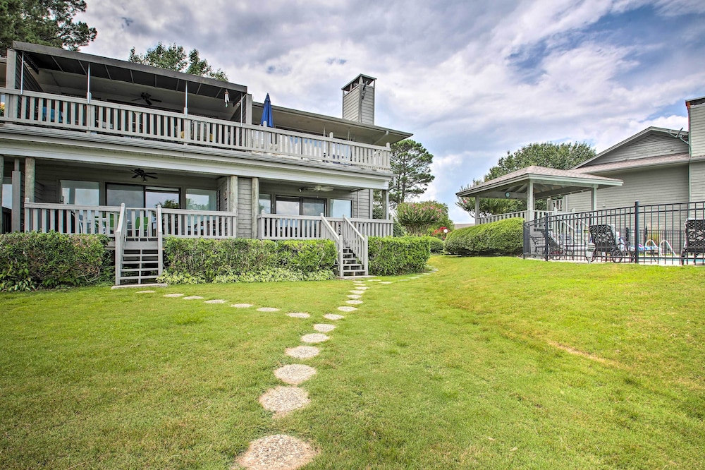 Balcony & Lake Access: Hot Springs Getaway! view 3