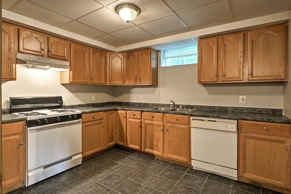 Catskill Mountain Cabin Rental Near Skiing view 2