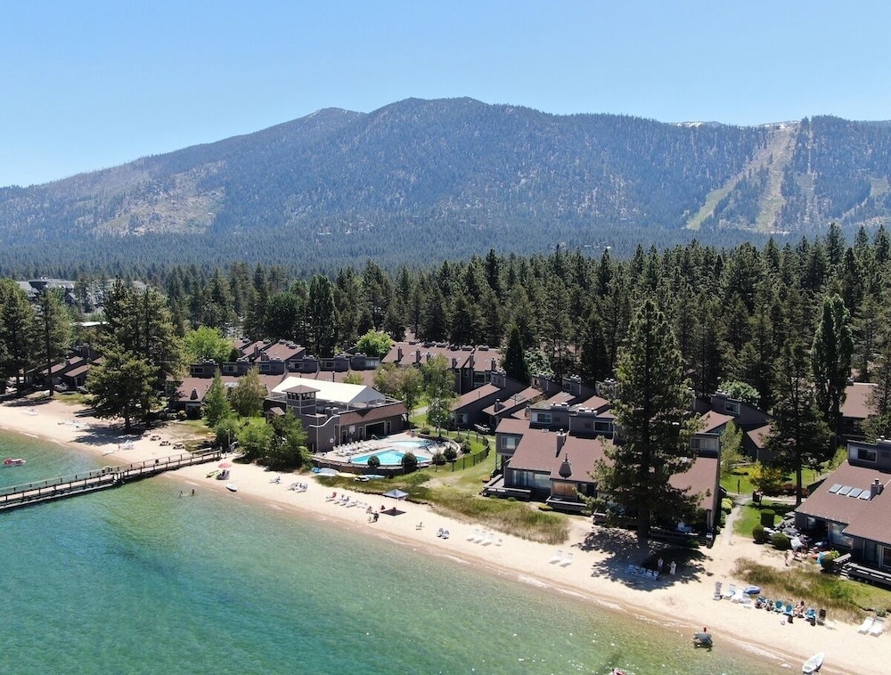 Lake Tahoe Vacations - Swimsuit Required 4 Bedroom Home by RedAwning - Property Image 18
