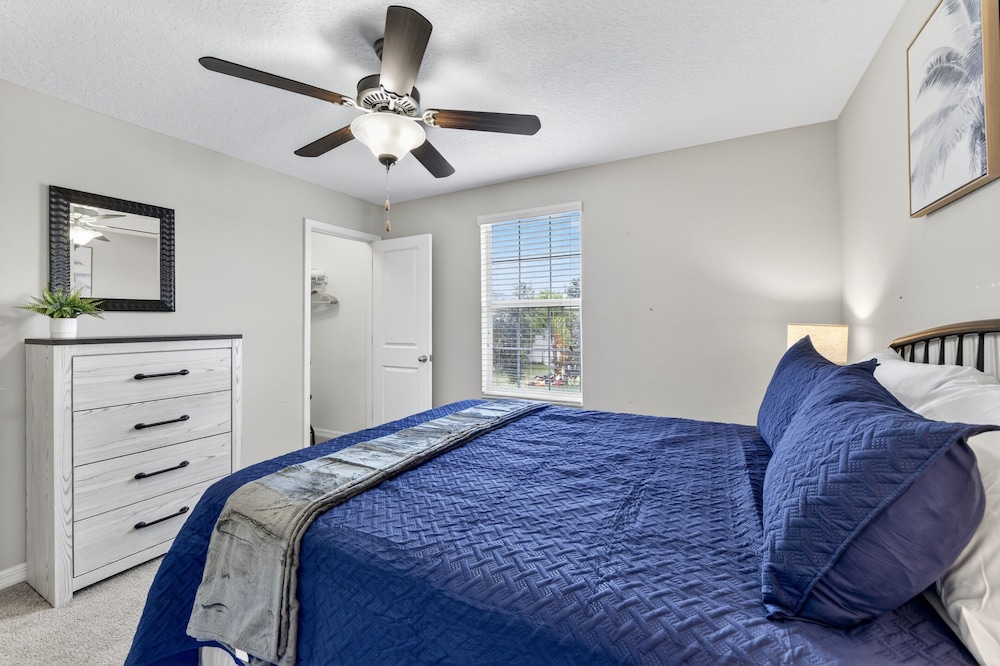 Spacious Getaway Near Apollo Beach 5 Bedroom Home
