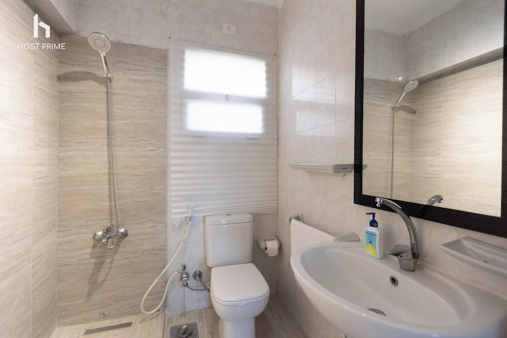 Grand Stay Apartment in Rehab City