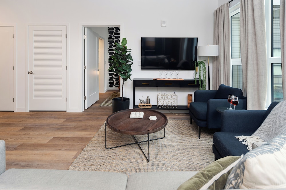 Luxury Apartments by Hyatus at Boston Everett