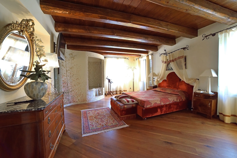 Villa Lupo view 4