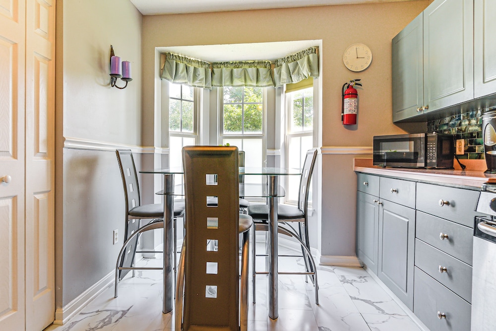 11 Mi to Dtwn Aberdeen: Spacious Townhome!