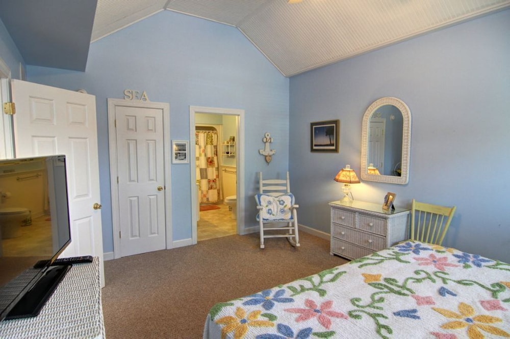 Mclaurin Manna At Holden Beach 4 Bedroom Home by RedAwning