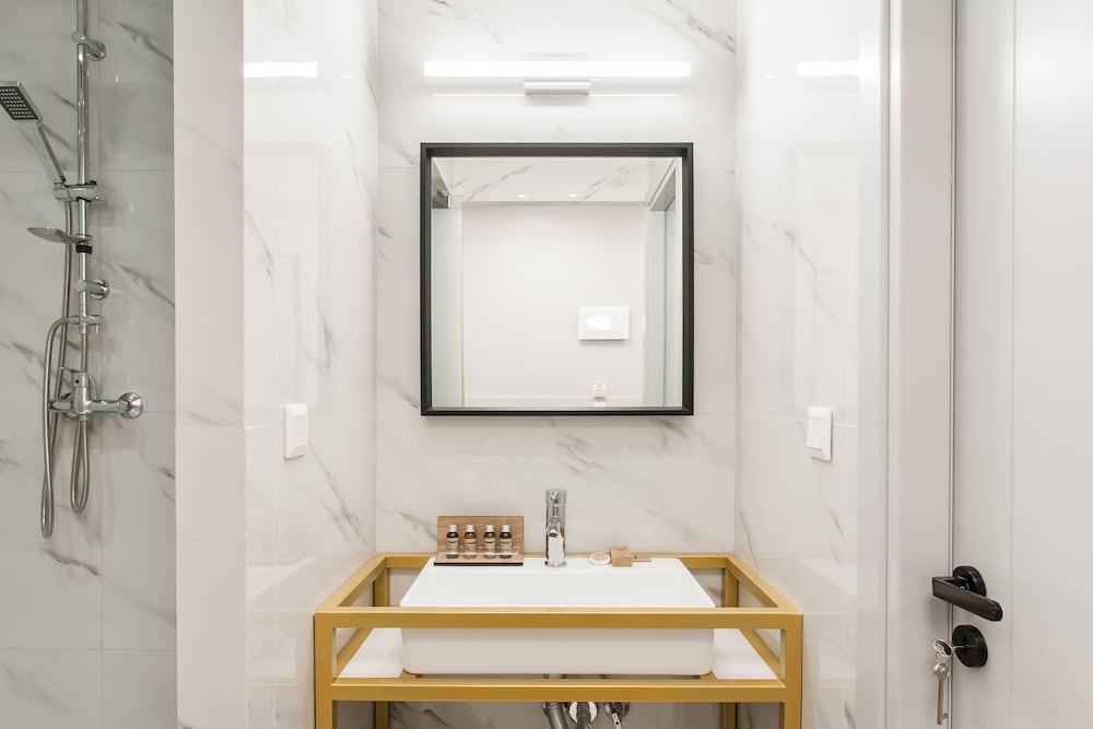 Step One - Luxury Suites right in the heart of Acropolis next to metro station