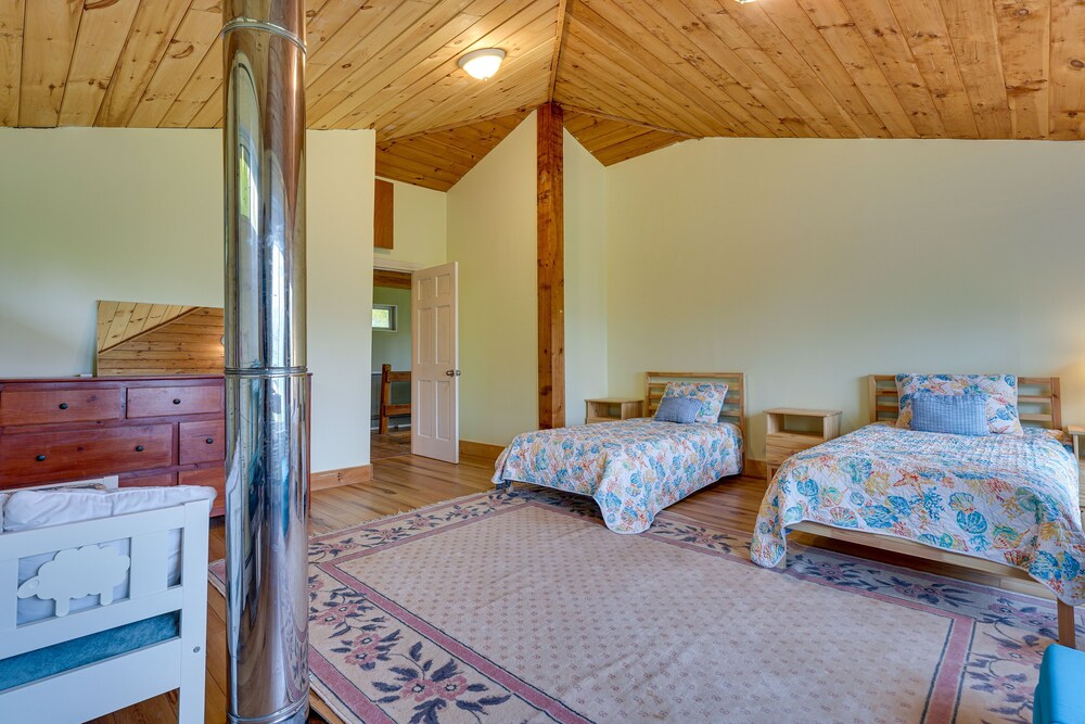 Enchanting Dorset Mountain Home w/ Stunning Views! view 3