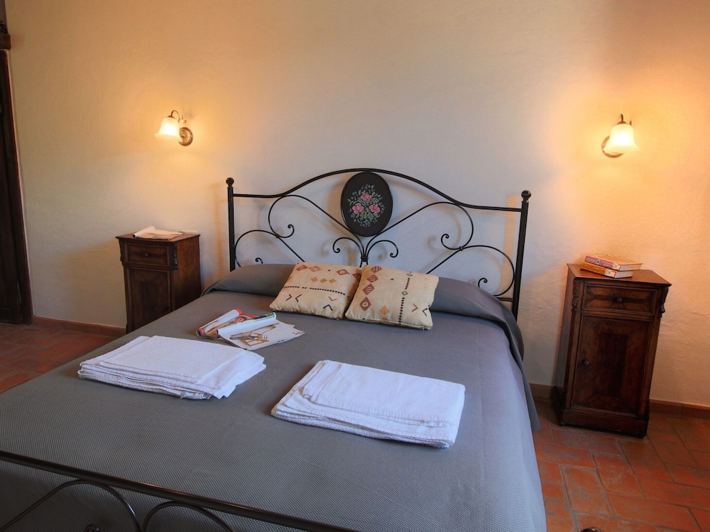 Farmhouse in Proceno With Pool photo 5