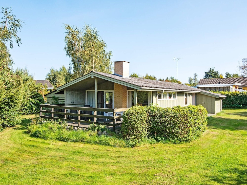 6 Person Holiday Home in Glesborg-by Traum