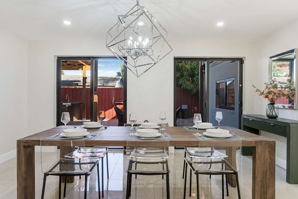 Casa Brisa - Stylish BBQ Near Heart of Kendall