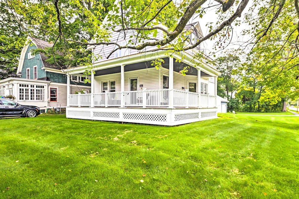 Cozy + Walkable Delmar Getaway w/ Fire Pit! view 4
