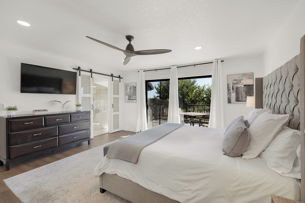 Paso Vista Bella by Avantstay Luxe Group Escape w/ Wine Country Views view 3