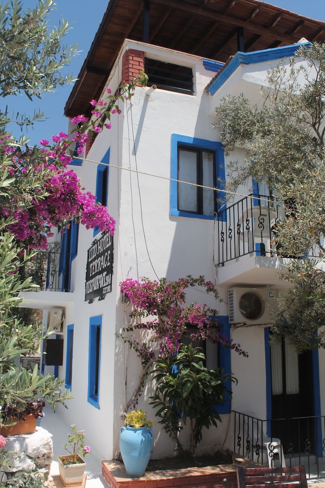 Lizo Hotel - Image 24