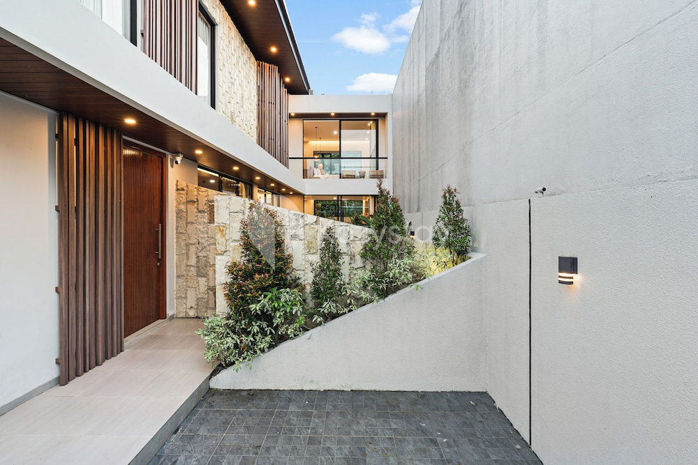 Santari Villa by Kozystay - Canggu