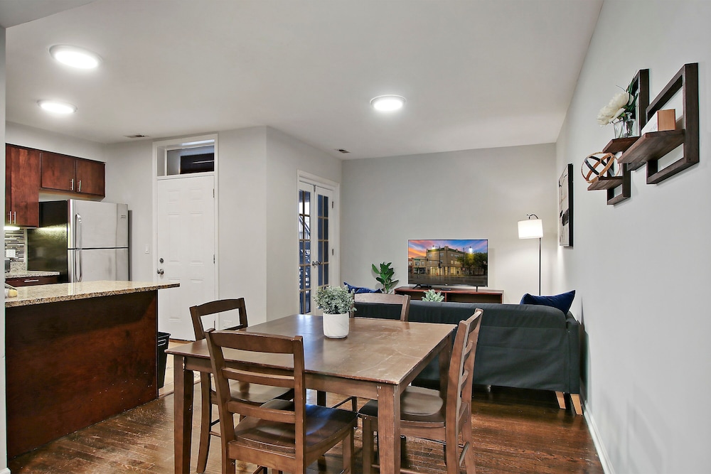 Cozy 2BR Apt - Sunnyside 2E